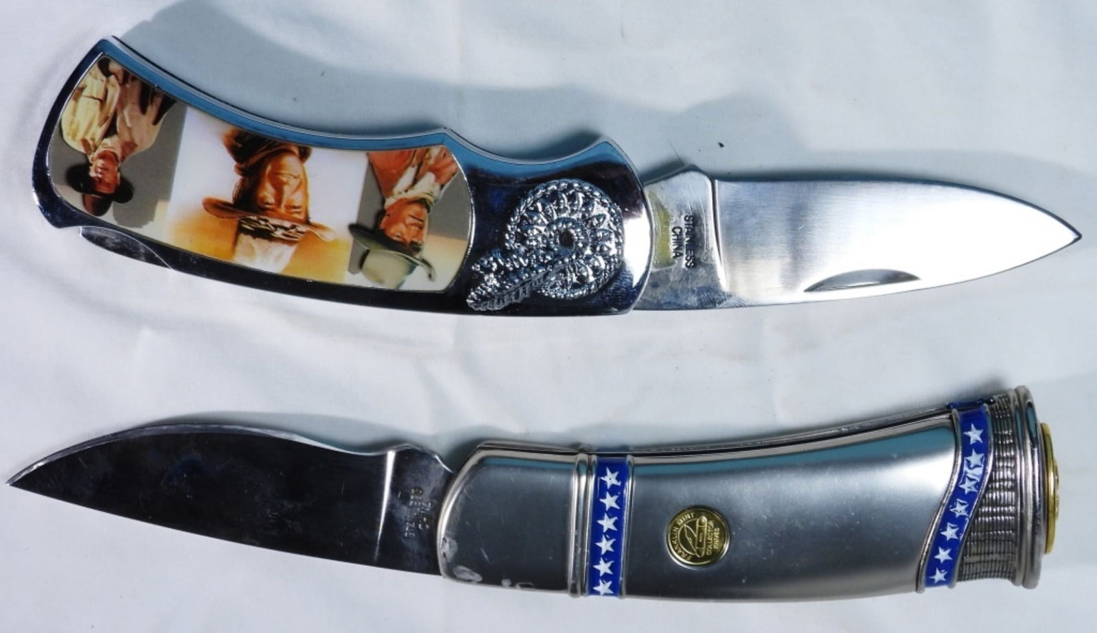 (2) Novelty Folding Pocket Knives (1 of 2)