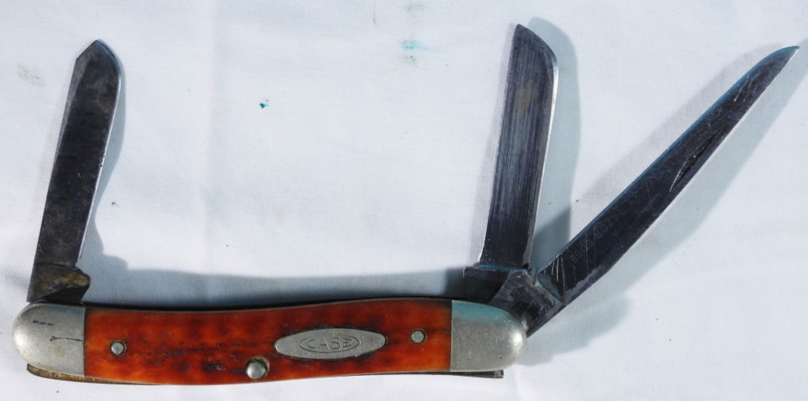 Case XX Three-Blade Pocket Knife Used (1 of 2)