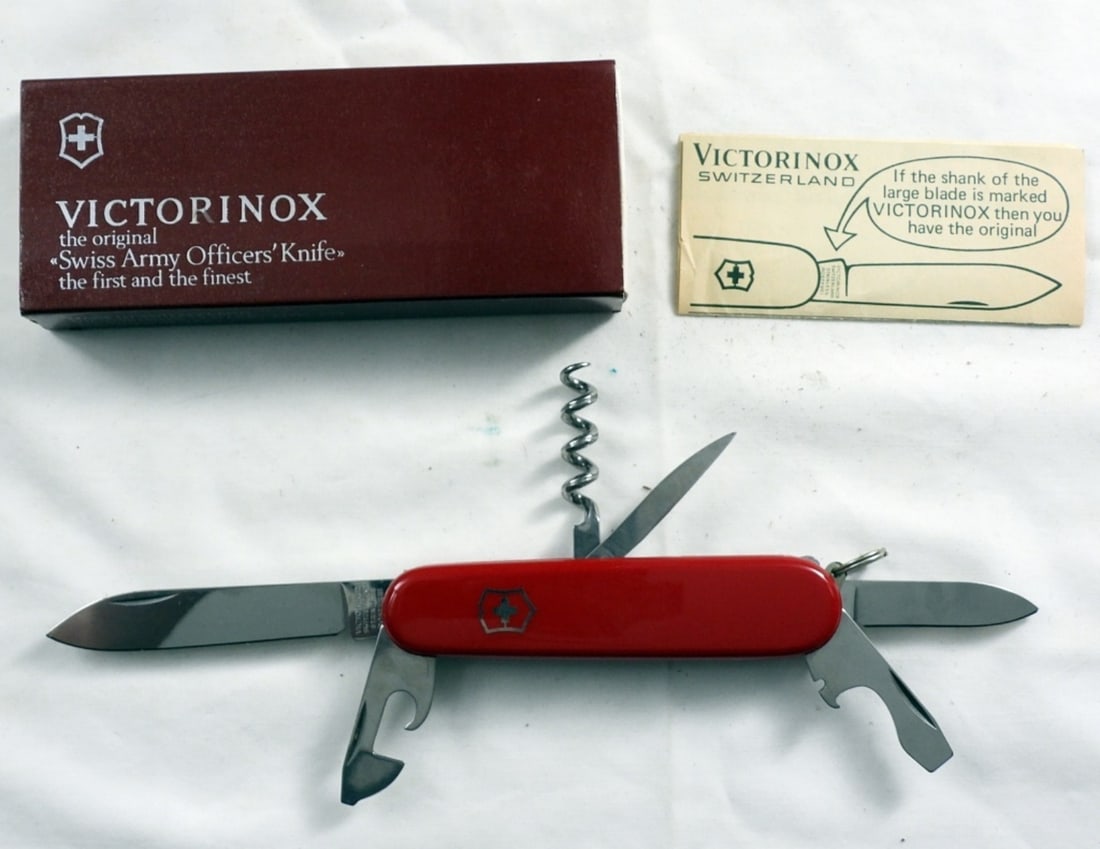 Victorinox Swiss Army Knife: 6 tools New in box