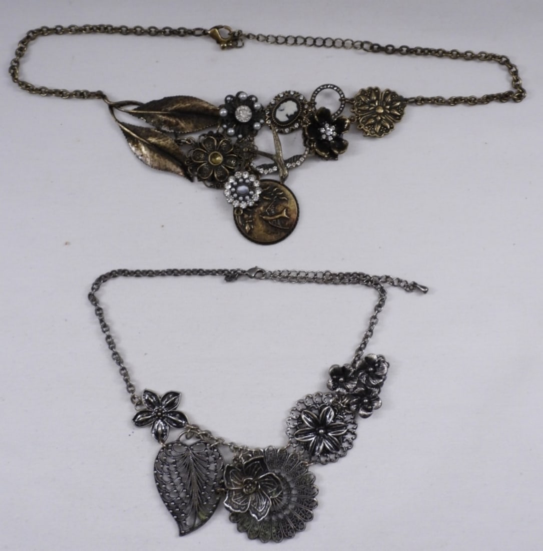 (2) Women's Fashion Necklaces
