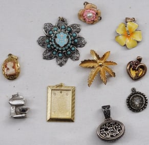 (10) Pendants