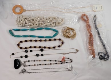 (10) Mixed Lot Of Necklaces