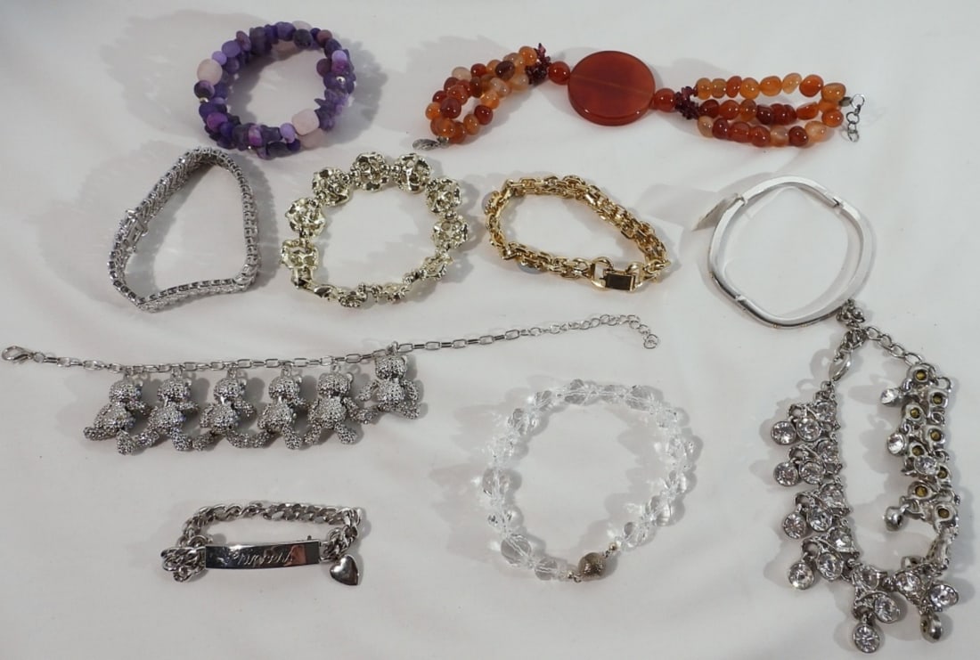 (10) Bracelets: Change up your style