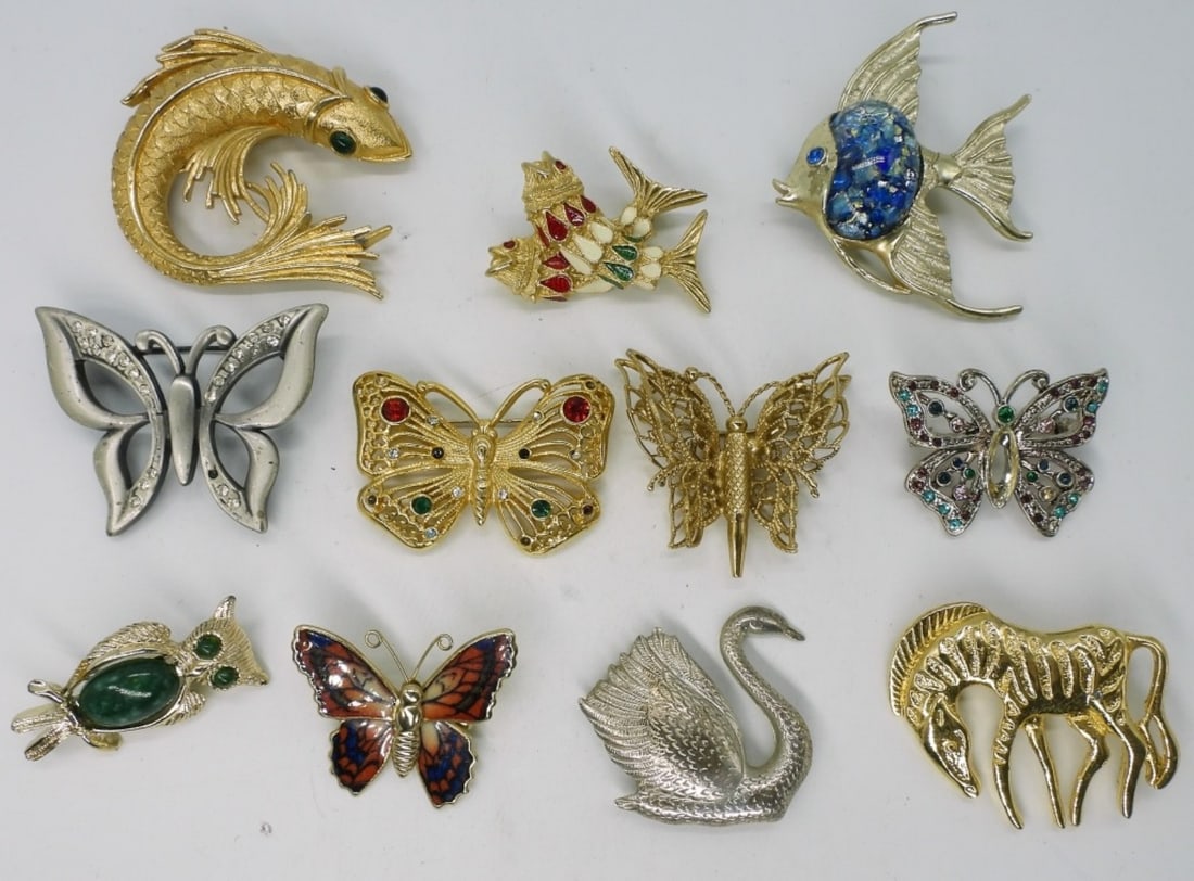 (11) Brooches (1 of 2)