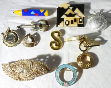 Variety Of (10) Brooches