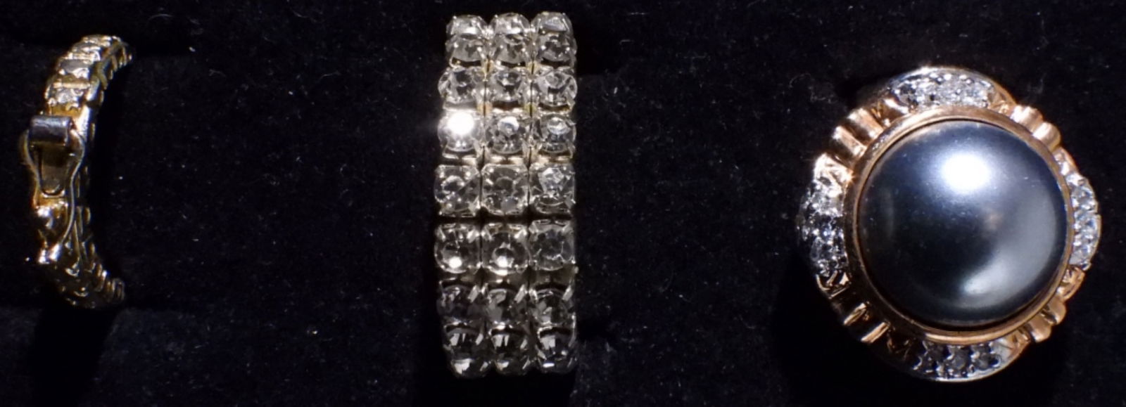 (3) Womens Rings: Various sizes