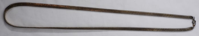 (1) Gold-Tone Chain Necklace