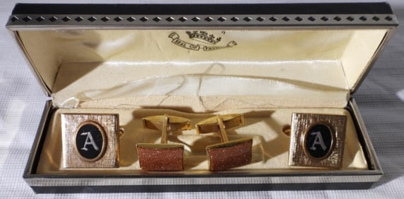 (2) Pairs Of Cuff Links