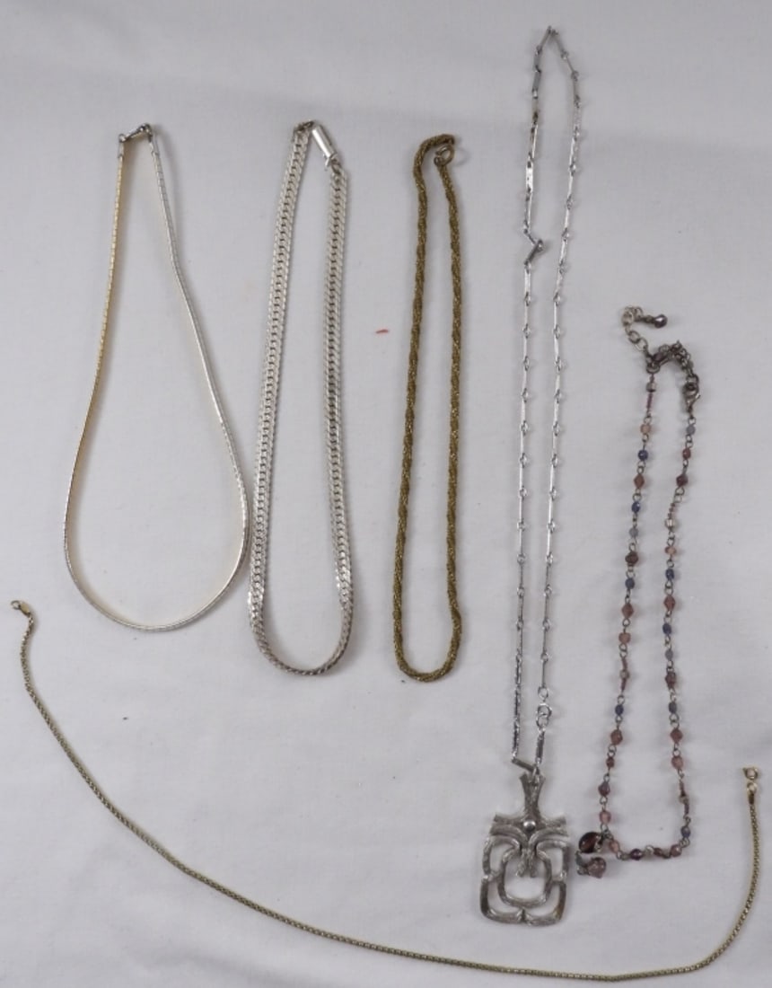 Variety Of (6) Different Necklaces (1 of 1)