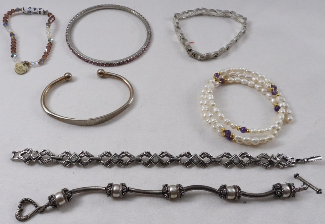 Variety Of (7) Different Bracelets: All kinds of bracelets