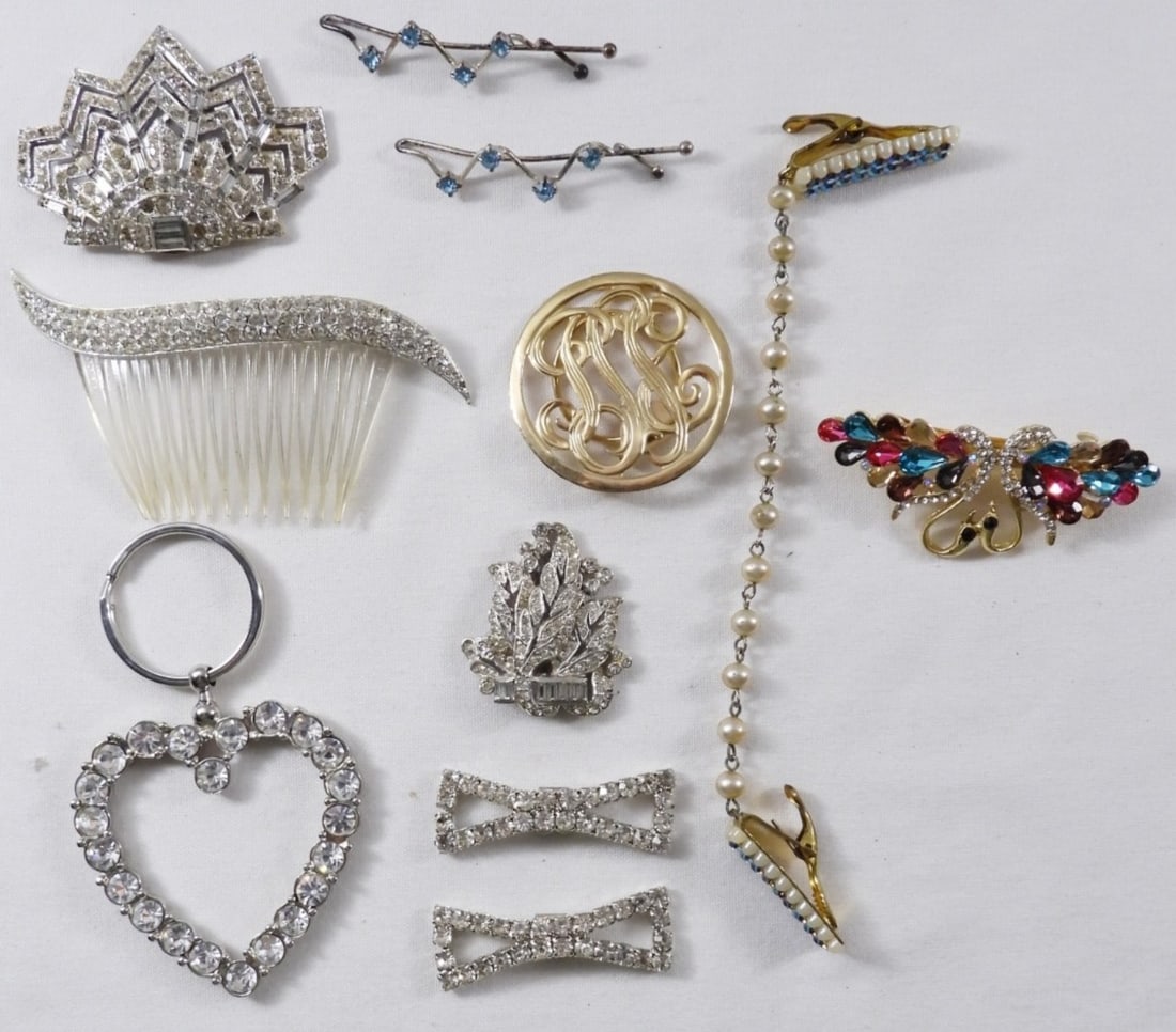 (11) Mixed Fashion Lot: 3- Rhinestone shoe brooches, 1- silver tone heart with rhinestone key chain, 1- vintage clothing fastener,4- hair pins, 2 scarf fastener.