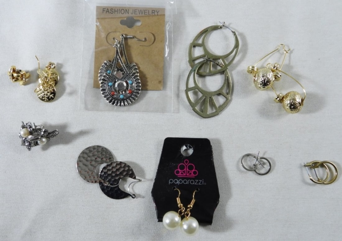 (10) Pair Of Post Earrings: Visit Us On Facebook