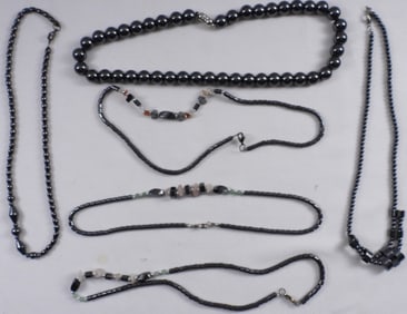 (6) Modern Women's Necklaces