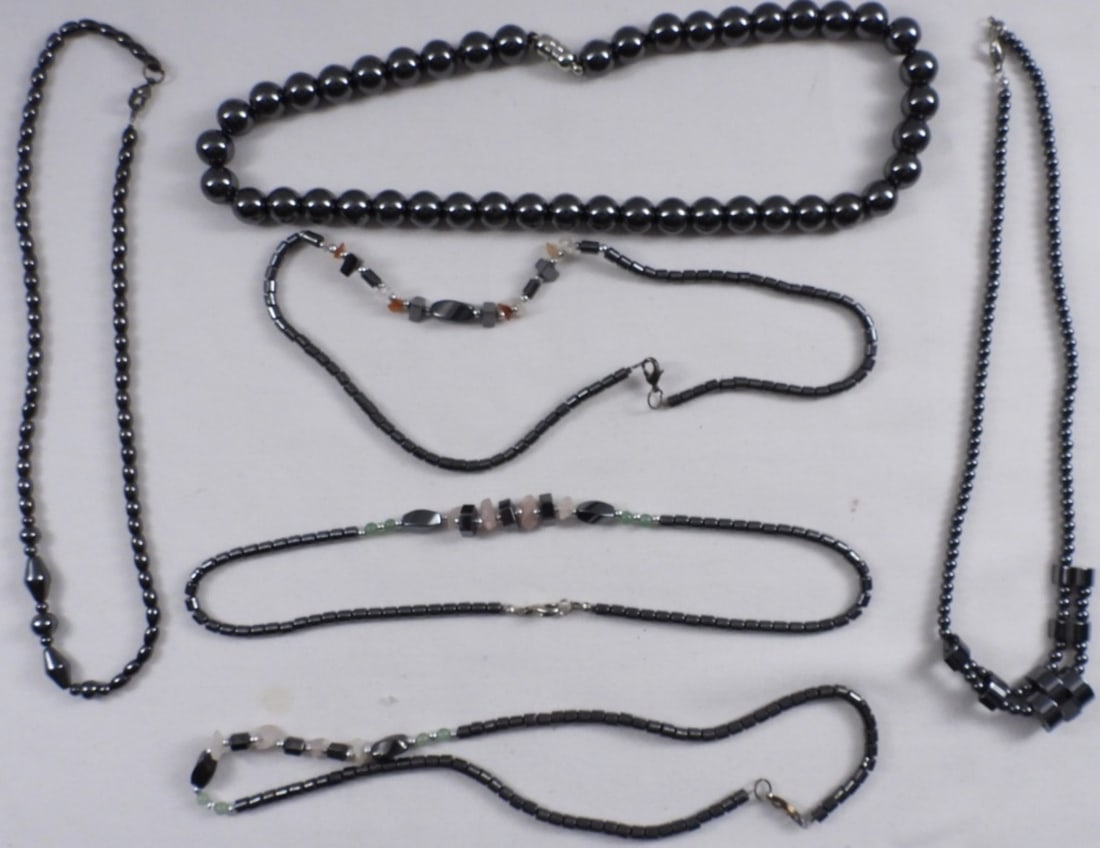 (6) Modern Women's Necklaces: Different lengths and styles