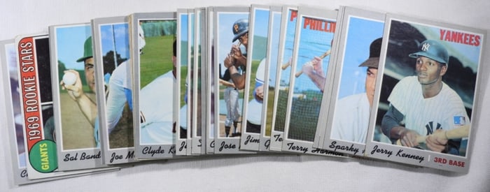 Various TOPPS Baseball Cards (31)