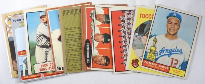 (10) Mixed Lot Of Baseball Cards