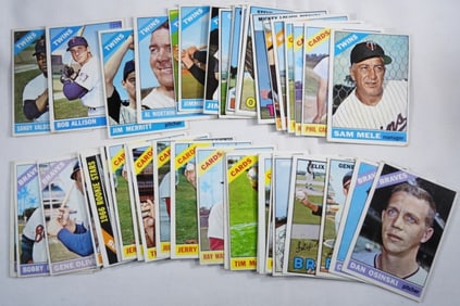 (45) TOPPS Baseball Cards