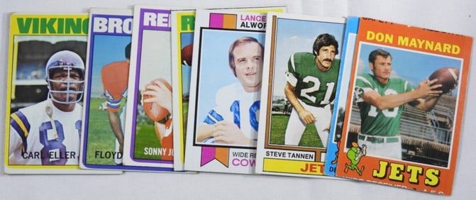 (9) Football Cards