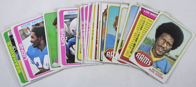 (25) TOPPS Foorball Cards