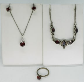 Garnet Necklaces, Earrings & Ring - 925