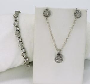 Gorgeous Simulated Diamond Set - 925