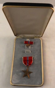 Bronze Star Medal Ribbon & Pin Original Case