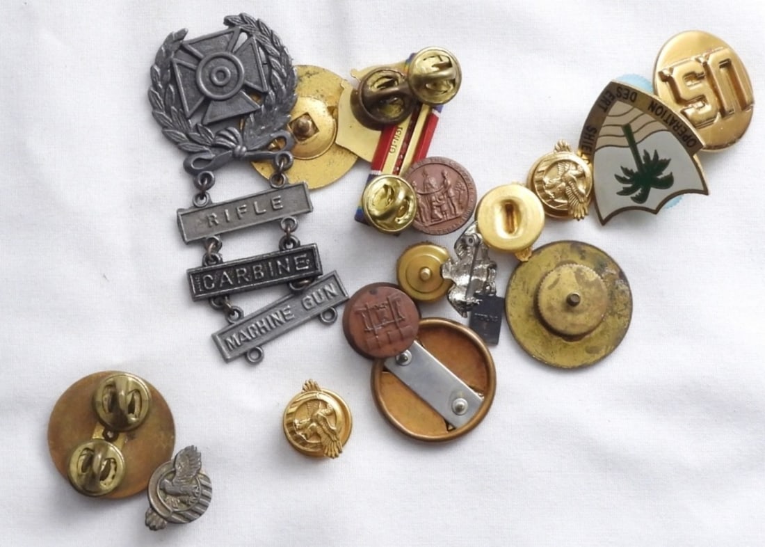 Mixed Lot Of Military Pins (1 of 2)