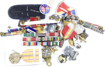Military Bar Pins & Medals