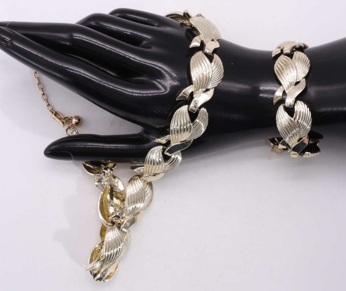 Gold-Tone Necklace & Bracelet: 18in long with a hook clasp. The bracelet is 8in long.