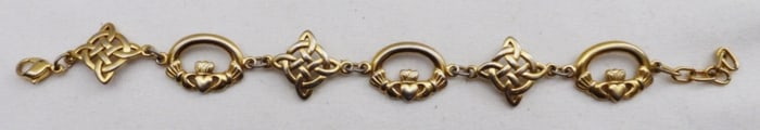 (1) Clauddagh Bracelet