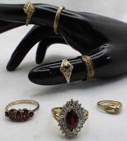 (7) Various Gold-Tone Womens Rings