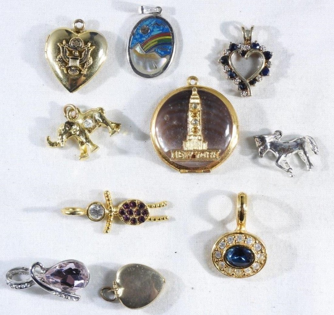 (10) Pendants: Shop the number 1 Auction House!