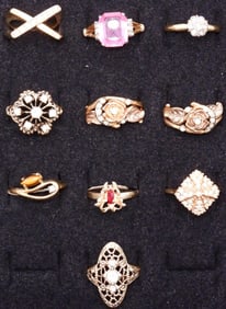 (10) Gold-Tone Rings Size: 6.5-9.75