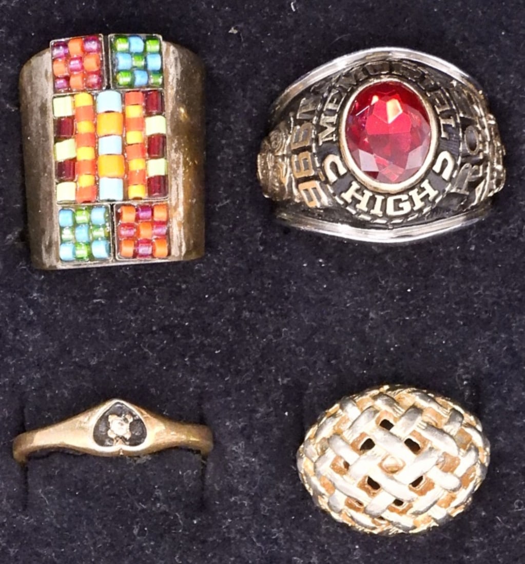 (4) Beautiful Rings: Various sizes and tones