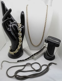 (5) Variety Of Necklaces