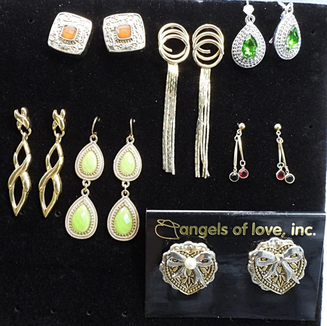(7) Pairs Of Earrings: Different types of earrings, beautiful pieces