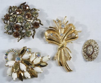(4) Mixed Brooches