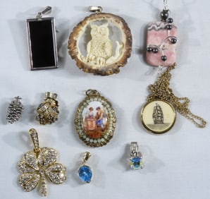 (10) Pendants & (1) Chain