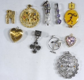 (10) Pendants