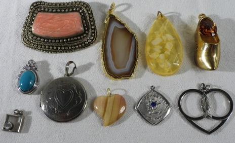 (10) Different Pendants