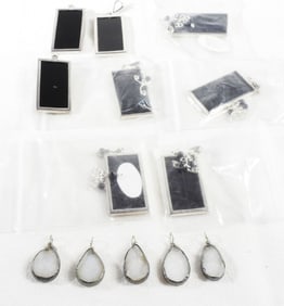 (13) Pendants Perfect For Sharing
