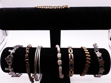 (8) Various Bracelets