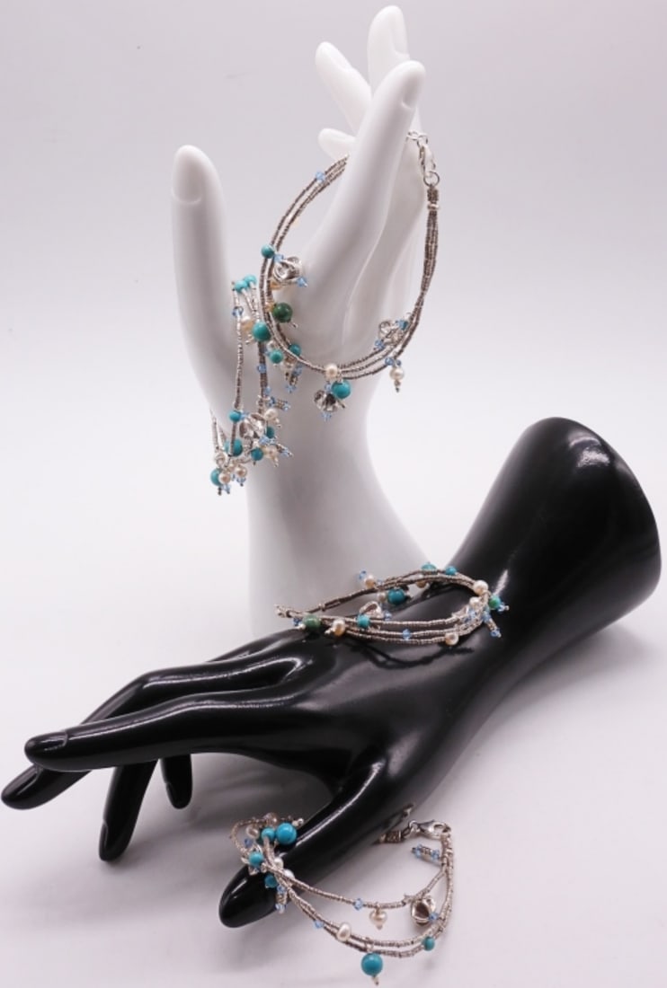 (4) Beaded Bracelets: Beautiful bracelets