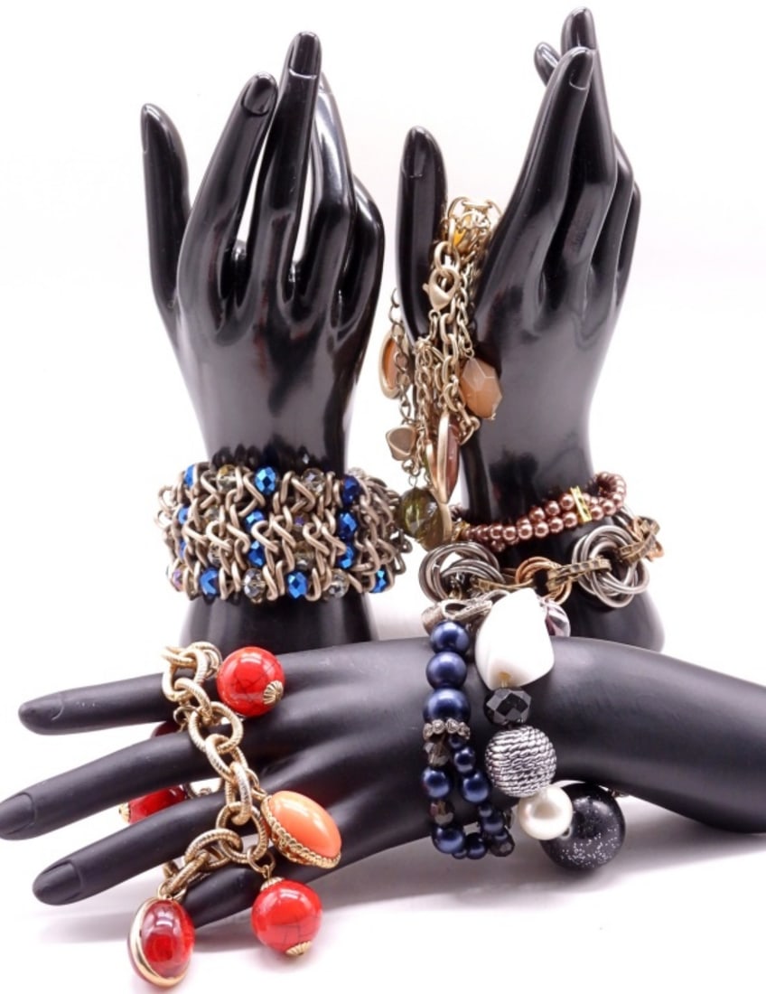 (7) Beaded Bracelets: Lots of beaded bracelets, beautiful pieces