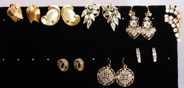 (8) Pairs Of Earrings