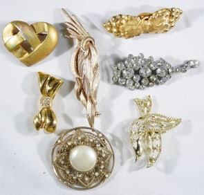 (7) Miscellaneous Brooches