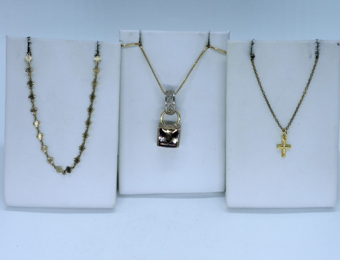 Miranda Frye Gold Tone 925 Necklace & More: Petite gold tone sterling "Miranda Frye" choker necklace, 14". Gold tone 925 cross necklace, 18". Smokey Quartz sterling and gold tone pendant on a 18" gold tone chain. (9.1 dwt) 6x4x2