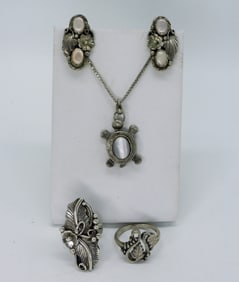 Gorgeous Mother of Pearl 925 Set & Ring