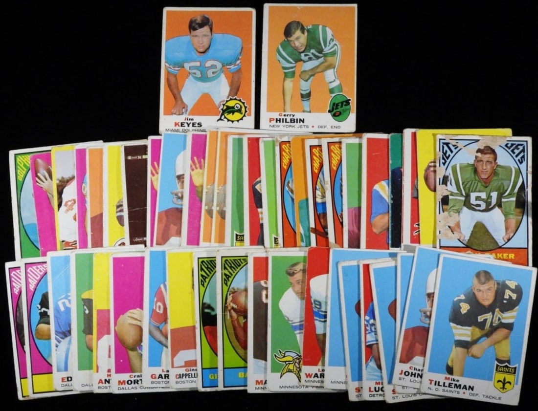 (47) Various Football Cards: Includes Karl Noonan, Earnie Park, Bobby Joe Conrad and more. Various conditions, duplicates possible