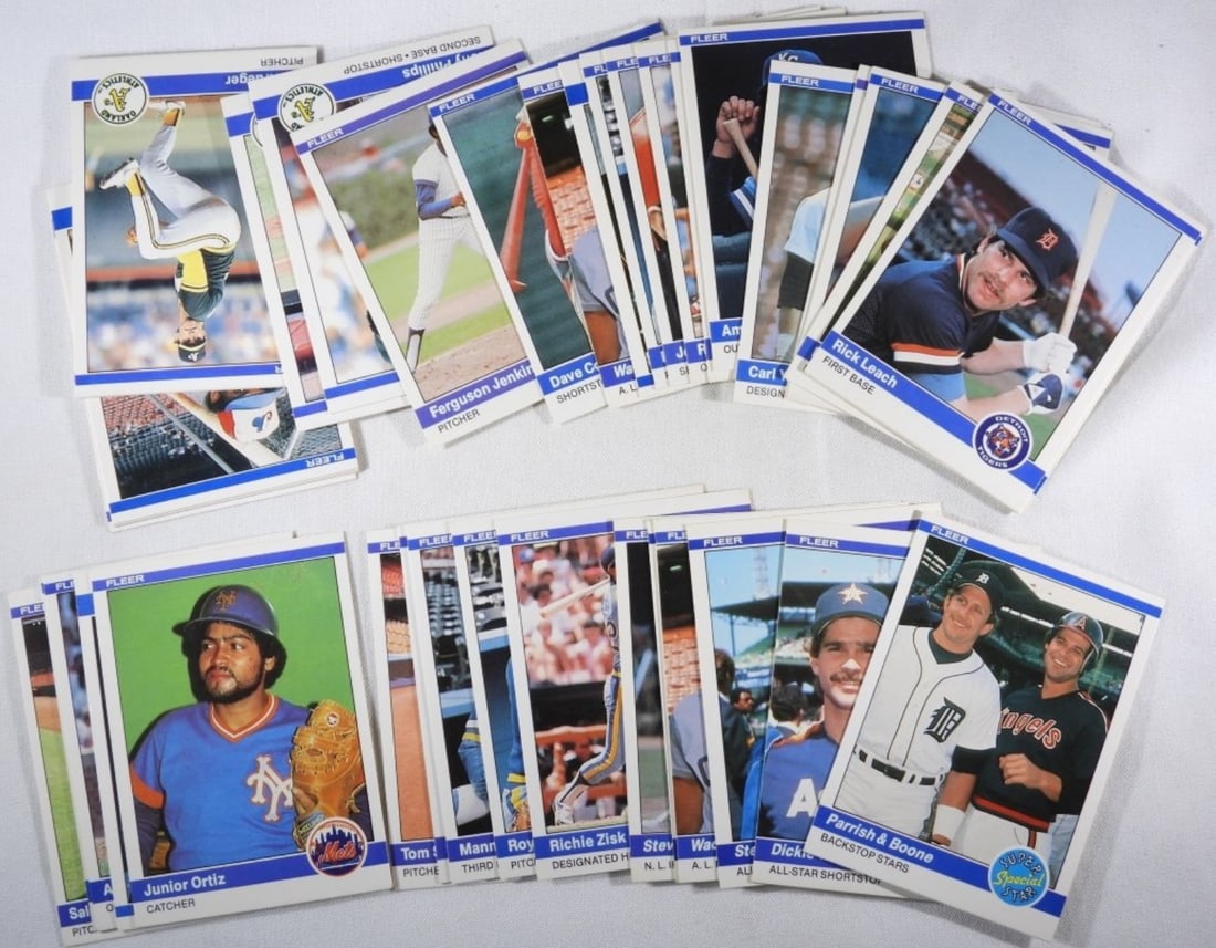 (40) Mixed Lot Of Fleer Baseball Cards (1 of 2)